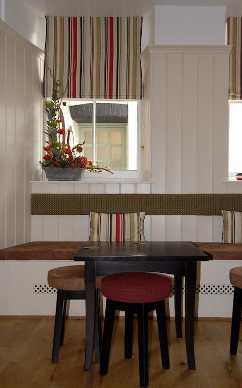 Gwesty'R Emlyn Hotel Newcastle Emlyn Εξωτερικό φωτογραφία