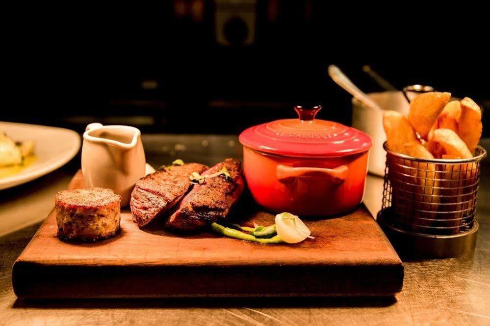 Gwesty'R Emlyn Hotel Newcastle Emlyn Εξωτερικό φωτογραφία